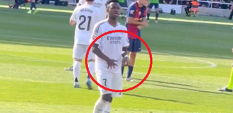 GEST Viniciusa w stronę kibiców Barcelony xD [VIDEO]